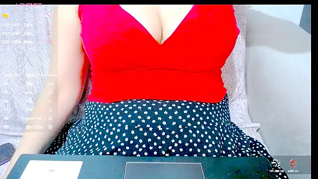 Snapshot of AmazingBitch chatting on September 16, 2025, 7:15 pm AmazingBitch online show from September 16, 2025, 7:15 pm