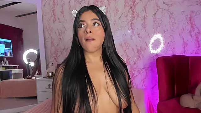 Snapshot of SophiieWilson_ chatting on October 14, 2025, 3:40 am SophiieWilson online show from October 14, 2025, 3:40 am