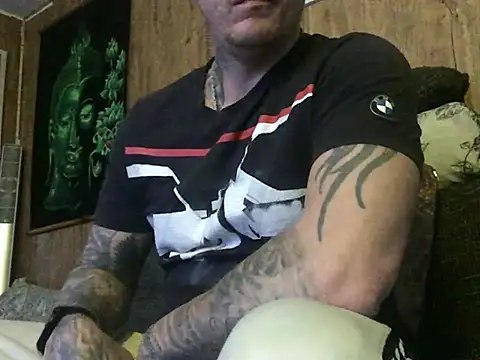 Snapshot of steveindahouse chatting on March 17, 2025, 6:51 am steveindahouse online show from March 17, 2025, 6:51 am