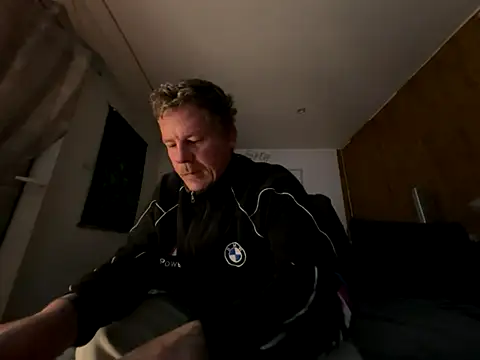 Snapshot of steveindahouse chatting on September 23, 2025, 4:04 am steveindahouse online show from September 23, 2025, 4:04 am