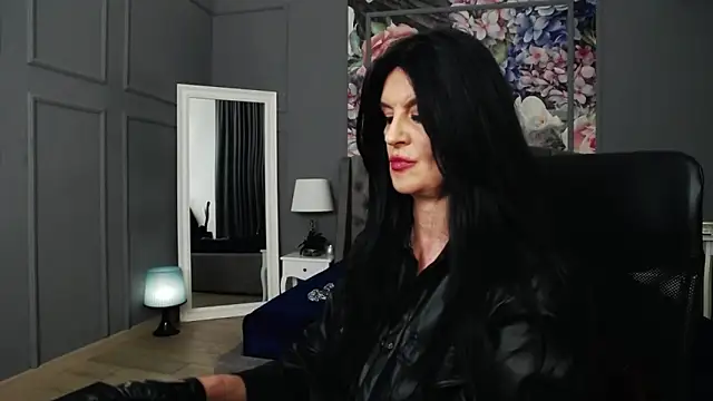 Snapshot of DomMelissaW chatting on December 12, 2024, 2:26 am DomMelissaW online show from December 12, 2024, 2:26 am