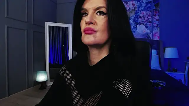 Snapshot of DomMelissaW chatting on December 16, 2025, 10:48 pm DomMelissaW online show from December 16, 2025, 10:48 pm