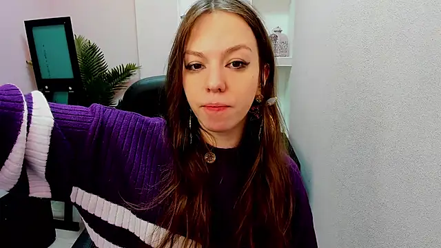 Snapshot of Persephoni chatting on February 6, 2025, 6:51 am Persephoni online show from February 6, 2025, 6:51 am