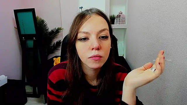 Snapshot of Persephoni chatting on February 10, 2025, 6:09 am Persephoni online show from February 10, 2025, 6:09 am