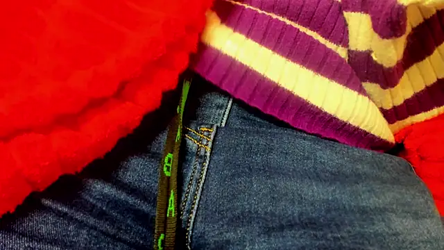 Snapshot of Persephoni chatting on February 15, 2025, 12:43 pm Persephoni online show from February 15, 2025, 12:43 pm