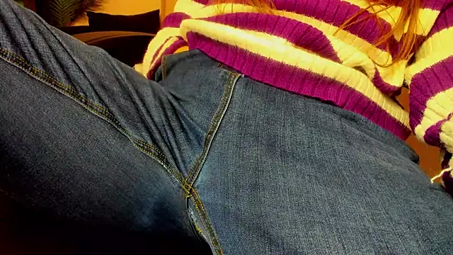 Snapshot of Persephoni chatting on February 16, 2025, 12:21 pm Persephoni online show from February 16, 2025, 12:21 pm