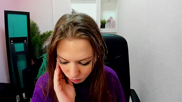 Snapshot of Persephoni chatting on February 16, 2025, 4:10 pm Persephoni online show from February 16, 2025, 4:10 pm