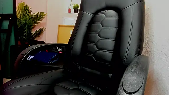 Snapshot of Persephoni chatting on March 9, 2025, 8:51 am Persephoni online show from March 9, 2025, 8:51 am