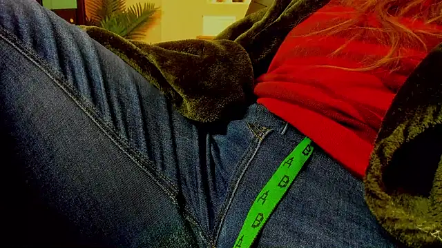 Snapshot of Persephoni chatting on March 9, 2025, 12:09 pm Persephoni online show from March 9, 2025, 12:09 pm