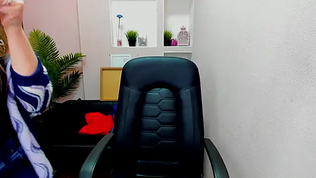 Snapshot of Persephoni chatting on September 27, 2025, 5:23 am Persephoni online show from September 27, 2025, 5:23 am