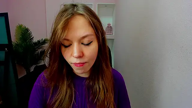 Snapshot of Persephoni chatting on October 5, 2025, 10:57 am Persephoni online show from October 5, 2025, 10:57 am