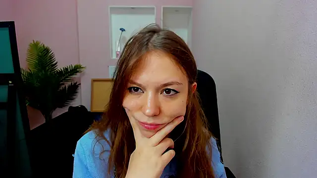 Snapshot of Persephoni chatting on October 7, 2025, 9:01 pm Persephoni online show from October 7, 2025, 9:01 pm