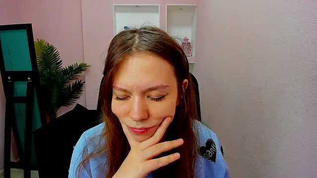 Snapshot of Persephoni chatting on October 10, 2025, 10:36 am Persephoni online show from October 10, 2025, 10:36 am