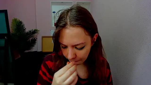 Snapshot of Persephoni chatting on November 7, 2025, 8:31 pm Persephoni online show from November 7, 2025, 8:31 pm