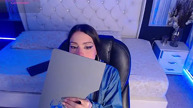 LiaVillalobos online show from September 24, 2025, 11:46 am