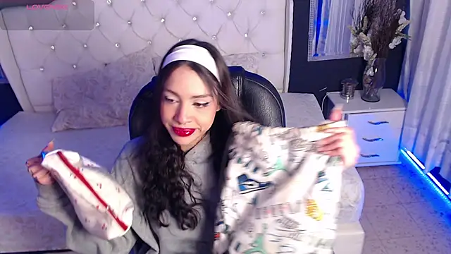 LiaVillalobos online show from September 26, 2025, 11:14 am