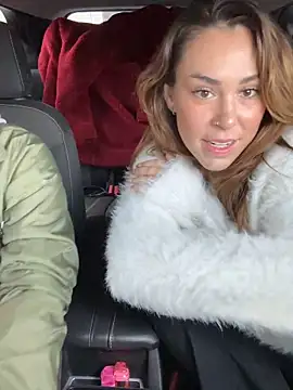 Snapshot of LeaGambit__ chatting on November 21, 2025, 5:11 pm LeaGambit online show from November 21, 2025, 5:11 pm