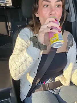 Snapshot of LeaGambit__ chatting on February 12, 2026, 4:35 pm LeaGambit online show from February 12, 2026, 4:35 pm