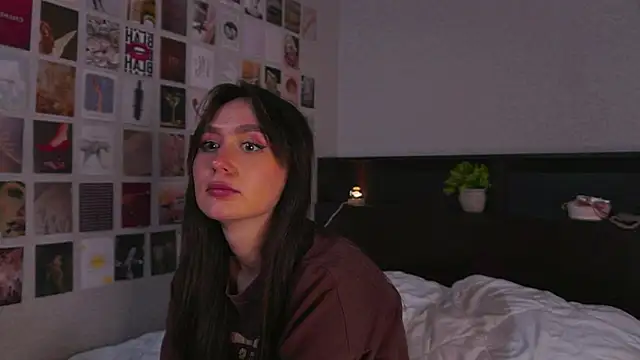 itssophiie online show from September 12, 2025, 5:46 pm