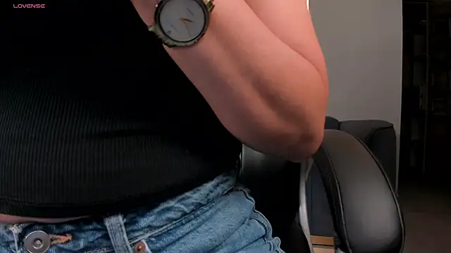 Snapshot of SophieBarnett chatting on March 21, 2026, 12:48 am SophieBarnett online show from March 21, 2026, 12:48 am