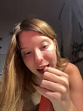 kimczii online show from March 20, 2025, 12:11 pm