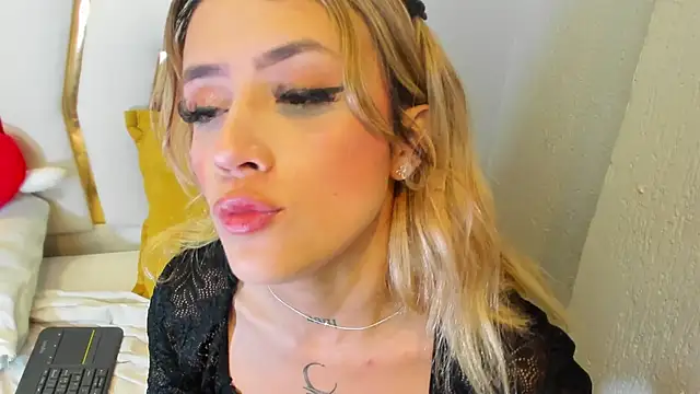 Sabrina Cole online show from February 19, 2025, 3:39 am