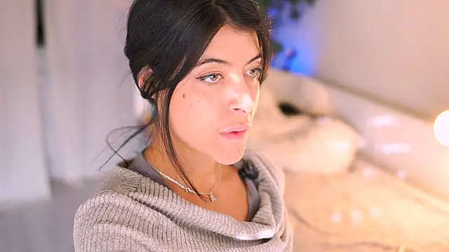 anabelcurvy online show from September 22, 2025, 4:42 pm