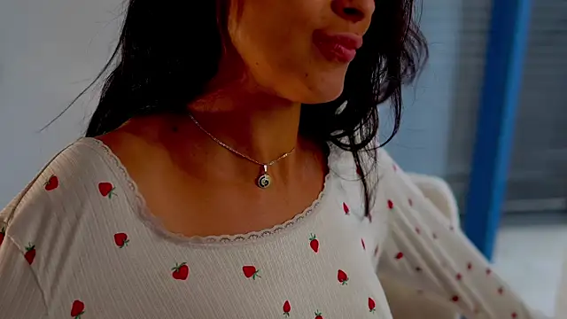 anabelcurvy online show from October 13, 2025, 7:19 am