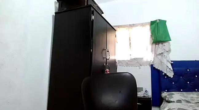 angelamarie1 online show from January 11, 2025, 3:31 pm