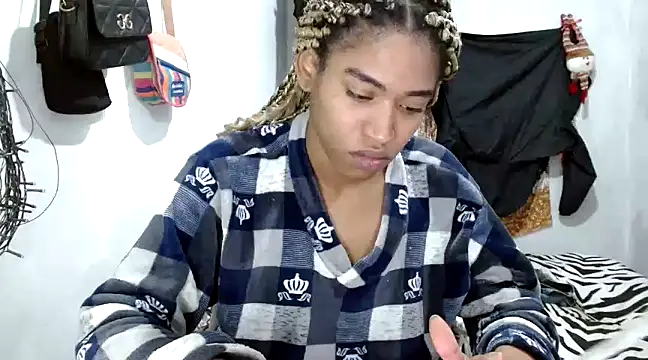 angelamarie1 online show from January 22, 2025, 3:18 pm