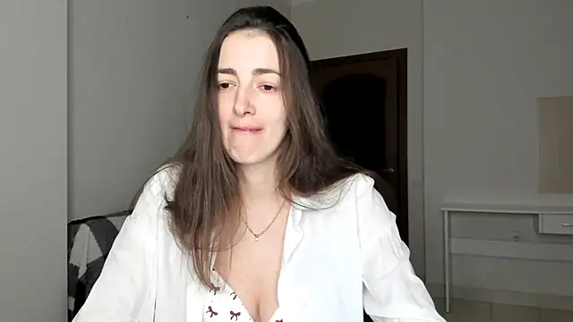 Sabrina Mur online show from November 28, 2025, 1:47 pm