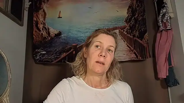 Lola Belgium online show from May 30, 2026, 5:37 am
