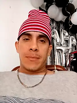 LarryCapija online show from October 10, 2025, 8:08 pm