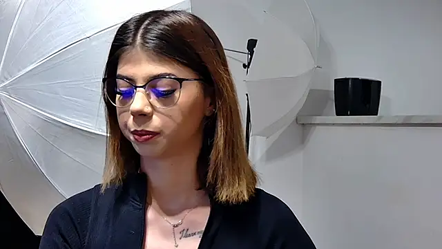 Snapshot of Sierra_Halle chatting on February 19, 2025, 9:03 pm Sierra Halle online show from February 19, 2025, 9:03 pm