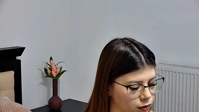 Snapshot of Sierra_Halle chatting on March 16, 2025, 8:54 pm Sierra Halle online show from March 16, 2025, 8:54 pm