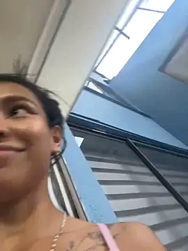 LauraAristizabal online show from January 29, 2025, 11:04 pm