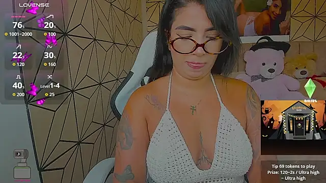 vane lopez  online show from October 25, 2025, 6:35 pm