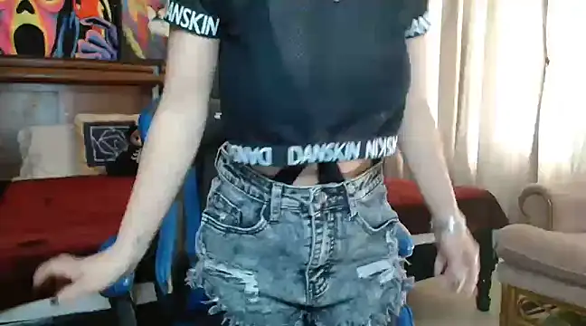 MINI Petite online show from February 6, 2025, 8:45 pm