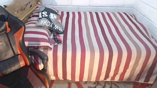 sexyjustin202 online show from October 18, 2025, 10:10 pm