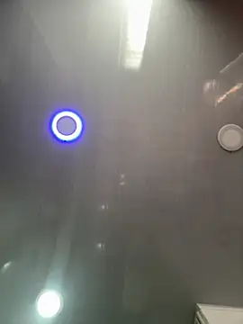 perla kem  online show from April 18, 2026, 7:58 pm