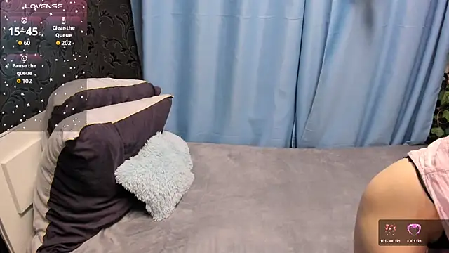 MelaniGrand online show from November 28, 2025, 8:50 am