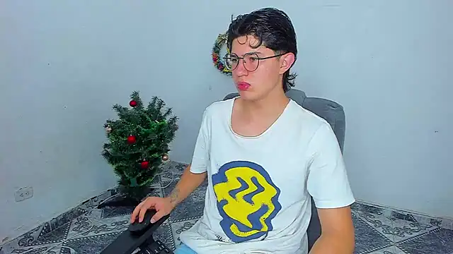 patrik 027 online show from December 18, 2024, 1:34 pm