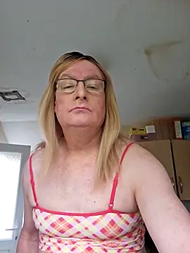 Snapshot of cuminmyknickers chatting on April 15, 2026, 2:46 pm cuminmyknickers online show from April 15, 2026, 2:46 pm