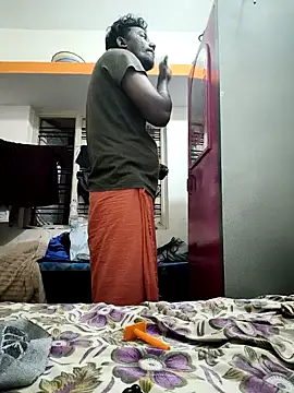 Snapshot of Mallupaiyanaachu chatting on January 18, 2025, 2:23 pm Mallupaiyanaachu online show from January 18, 2025, 2:23 pm