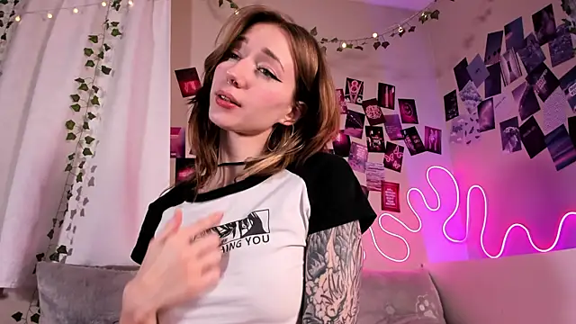 LuckySexyDoll online show from December 17, 2024, 11:49 am