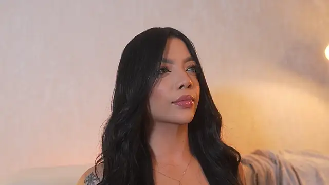 sarah hiill online show from December 2, 2025, 10:05 pm