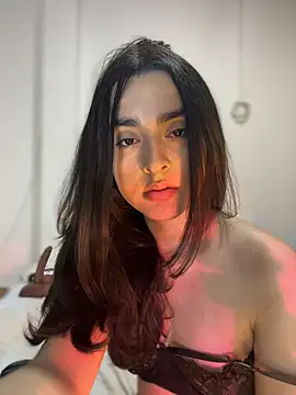 MiahWindsor online show from November 10, 2025, 2:32 am