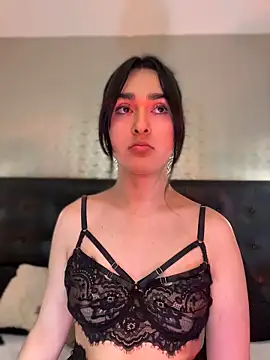 Snapshot of MiahWindsor chatting on May 23, 2026, 11:20 pm MiahWindsor online show from May 23, 2026, 11:20 pm