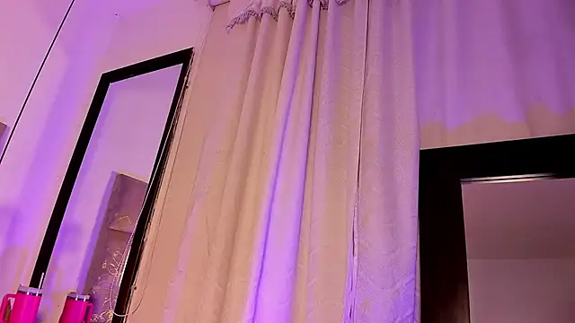 Snapshot of CeliWoods chatting on February 11, 2026, 11:15 am CeliWoods online show from February 11, 2026, 11:15 am