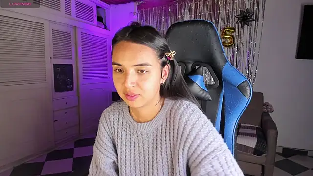 Miss Nicole online show from January 1, 2025, 12:32 am